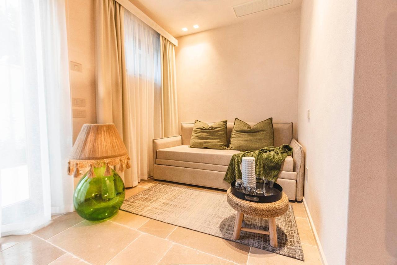 Borgo Vinceri Villa ลูเชรา ภายนอก รูปภาพ