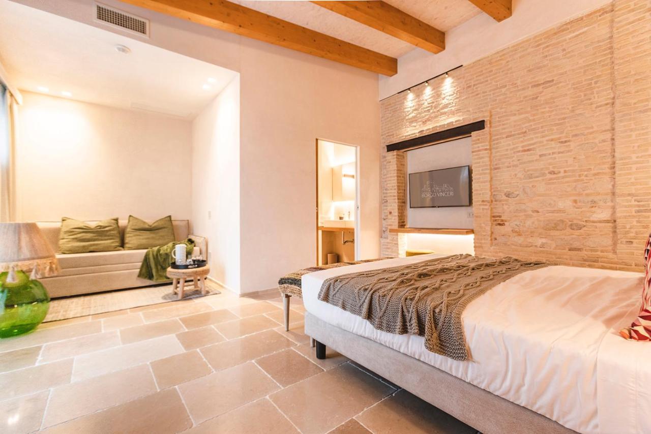 Borgo Vinceri Villa ลูเชรา ภายนอก รูปภาพ