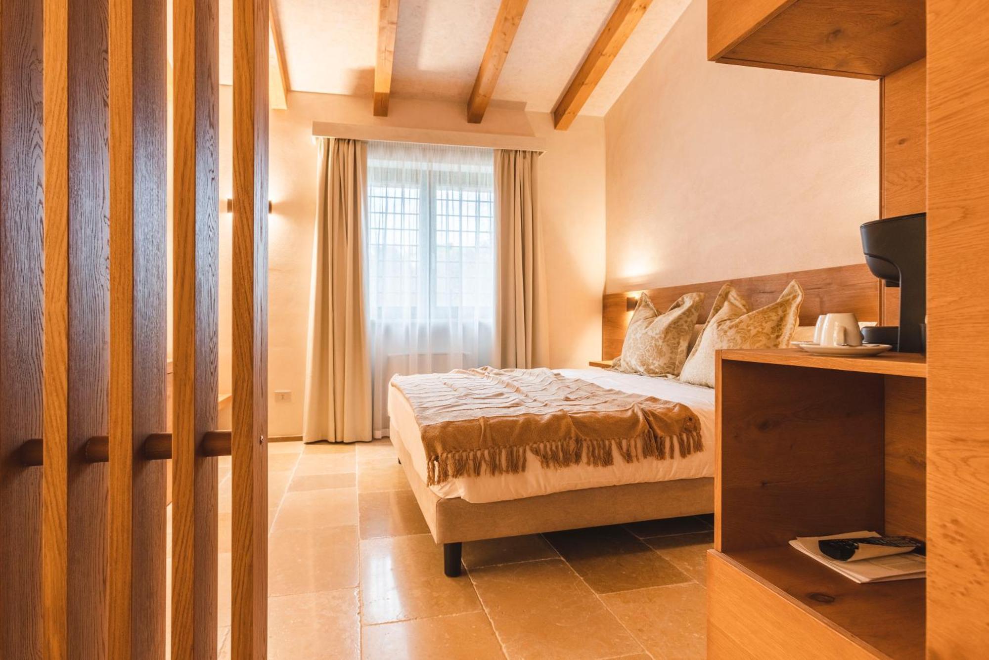Borgo Vinceri Villa ลูเชรา ภายนอก รูปภาพ